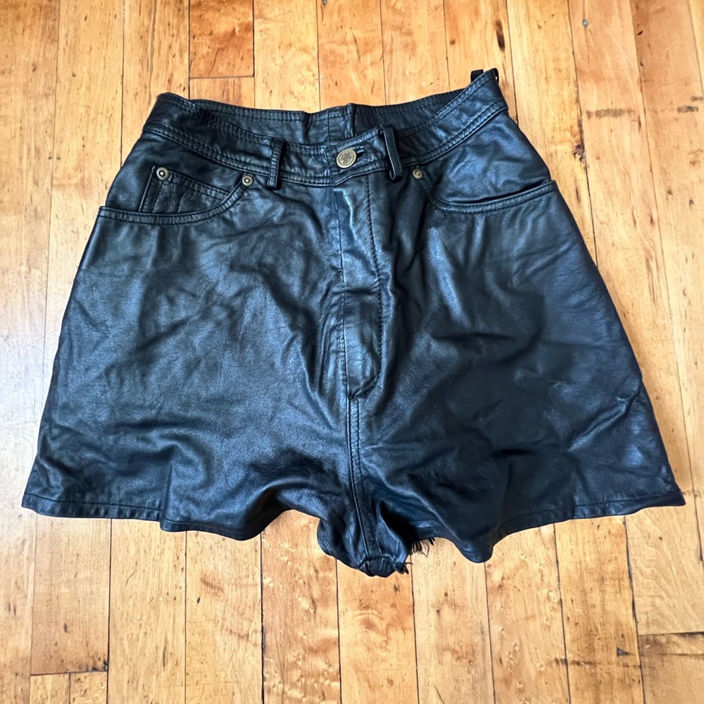 Deerskin Genuine Leather hot shorts, high waisted leather shorts size 6